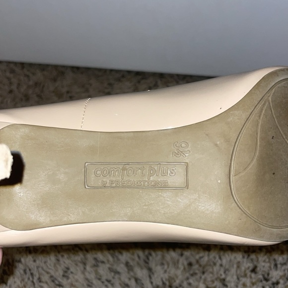 Tan patent leather heels size 9 1/2 from Predictions - Picture 8 of 13